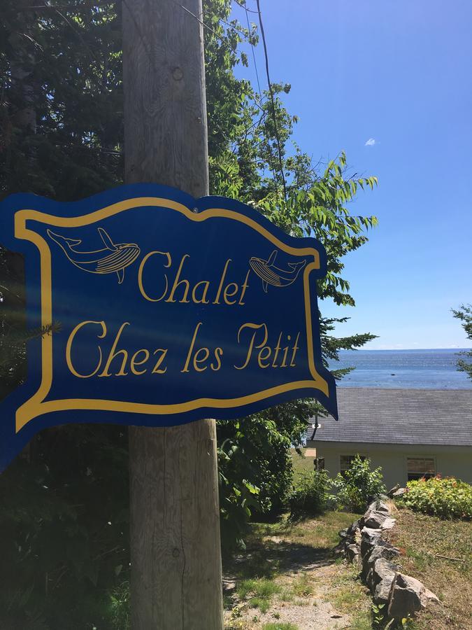 Chalet Chez Les Petit Les Bergeronnes Exterior foto